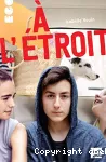 À l'étroit